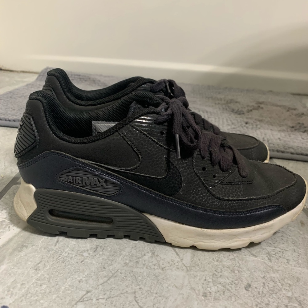 women’s Nike Air Force max